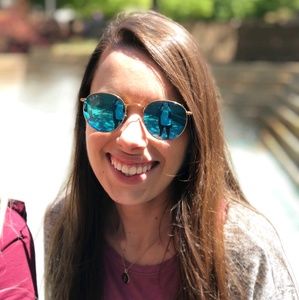 Meet your Posher, Laura